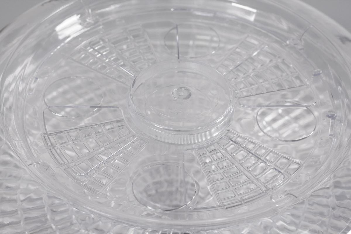 Sušička potravín s piatimi nadstavitelnými mriežkami