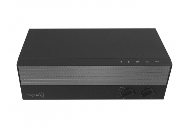 Streamingový prehrávač typu "all-in-one" so vstavanými (integrovanými) vysokovýkonnými reproduktormi.