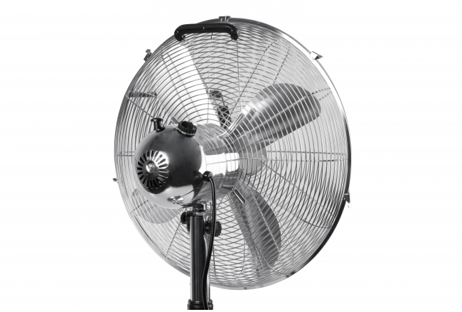 Stojanový ventilátor v atraktívnom dizajne z nehrdzavejúcej ocele