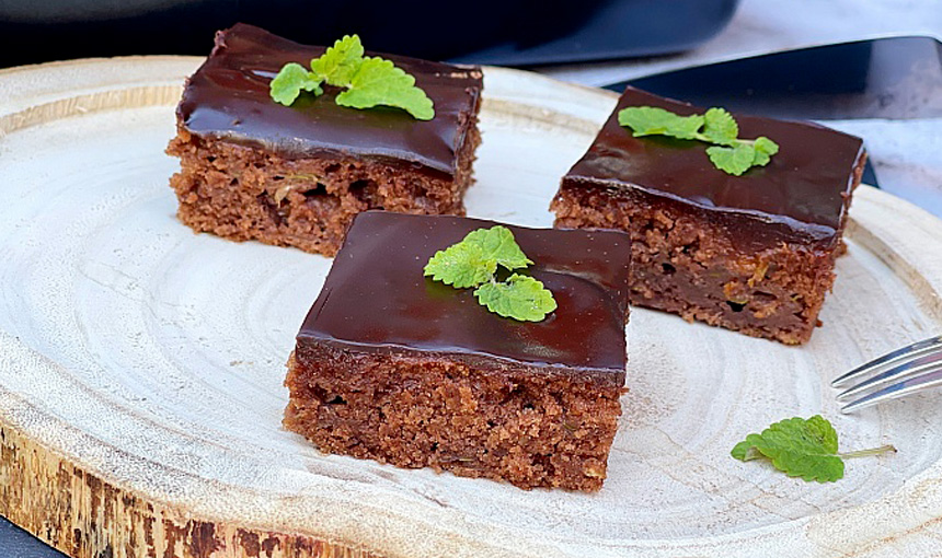 Cuketový koláč s polevou